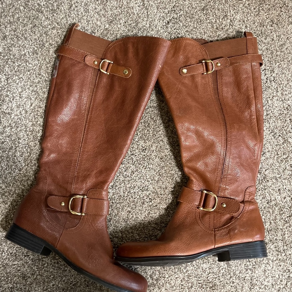 6.5 nearly new leather Boots